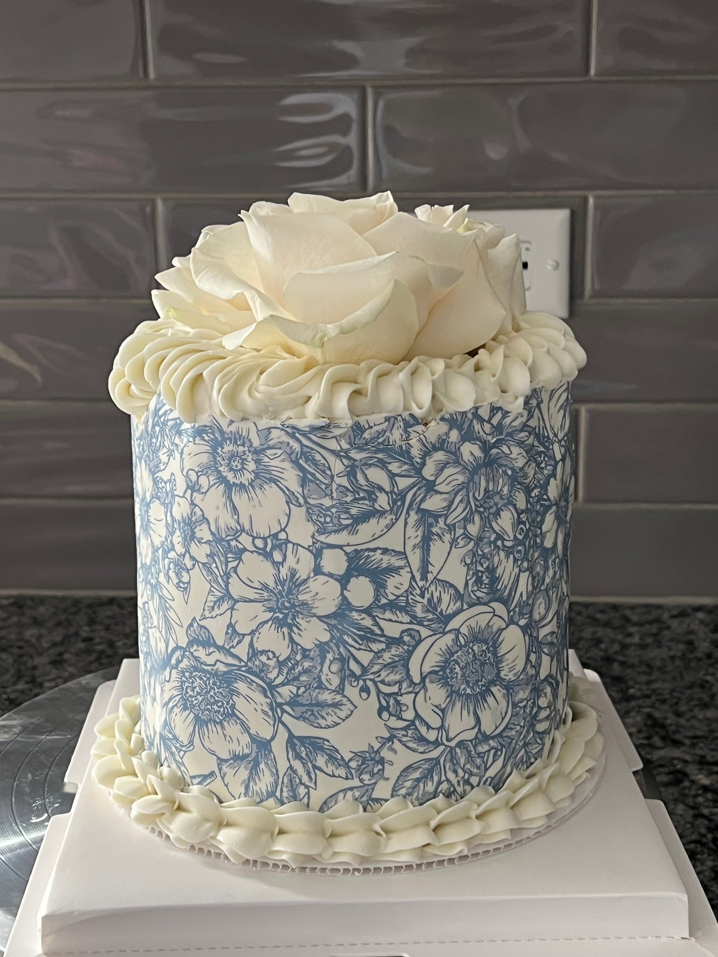 6" Double Layer (Serves 12)